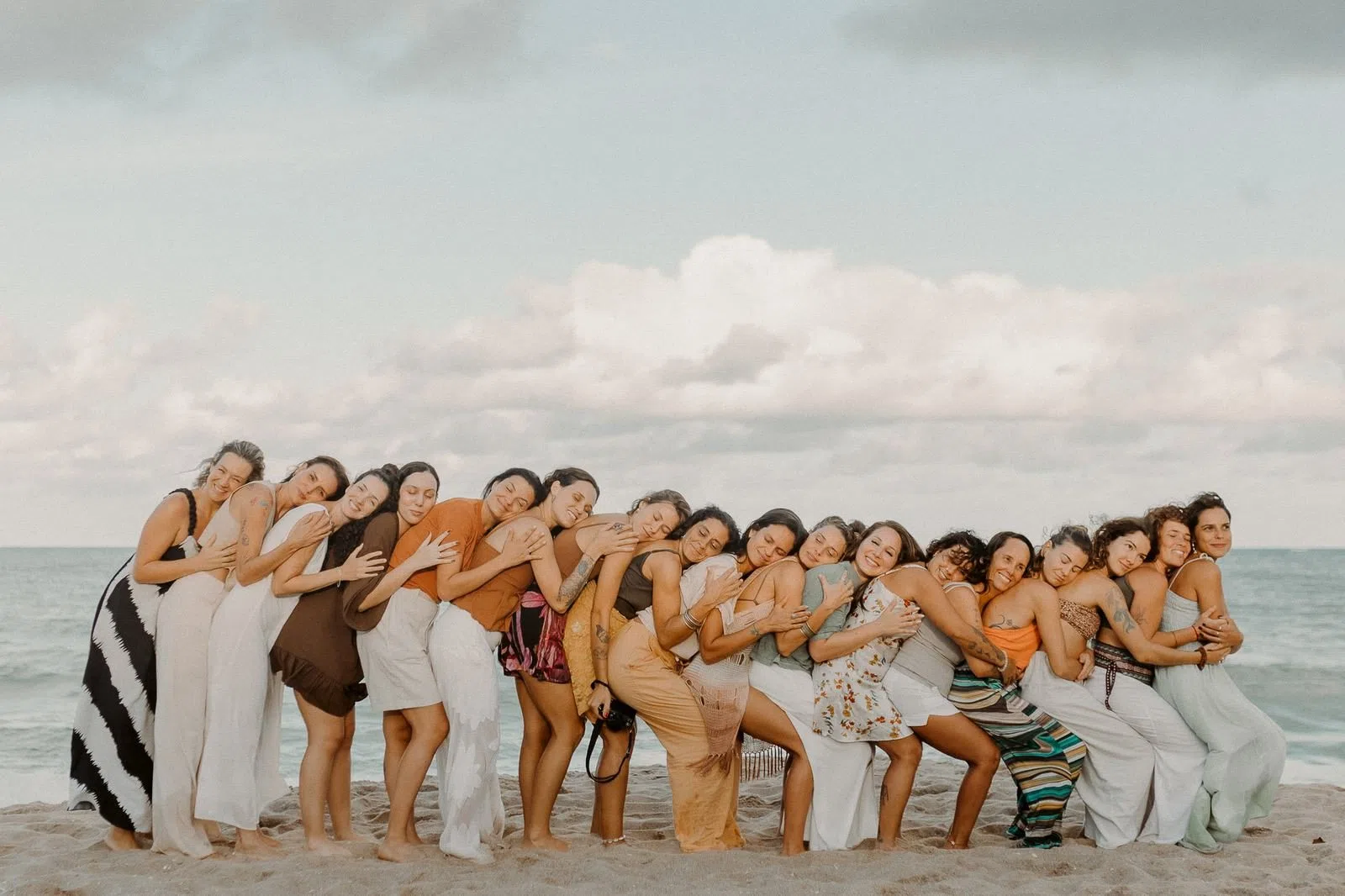 Grupo de mulheres reunidas